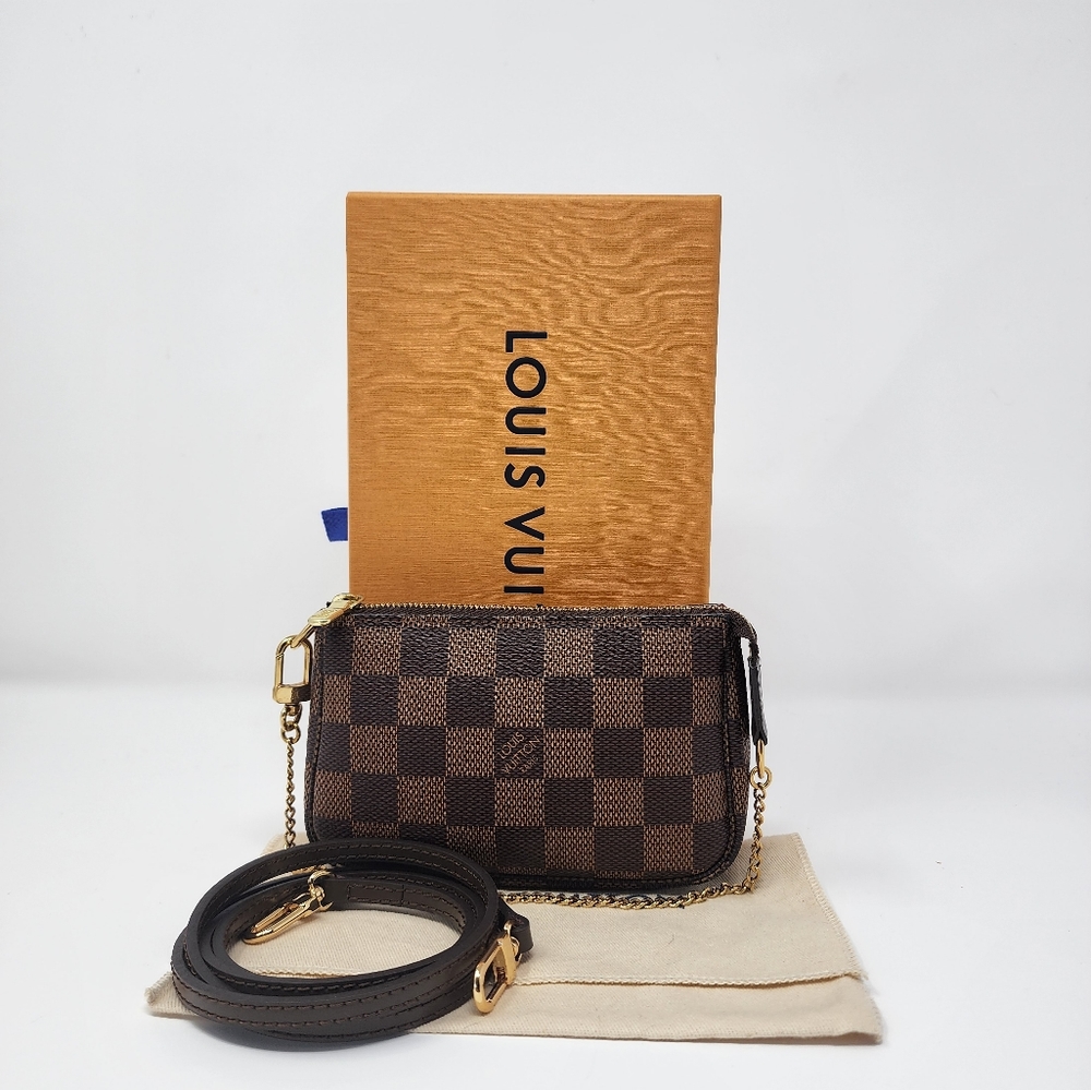 Authentic Louis Vuitton Mini Pochette Accessories Damier Ebene w/ Dust &…